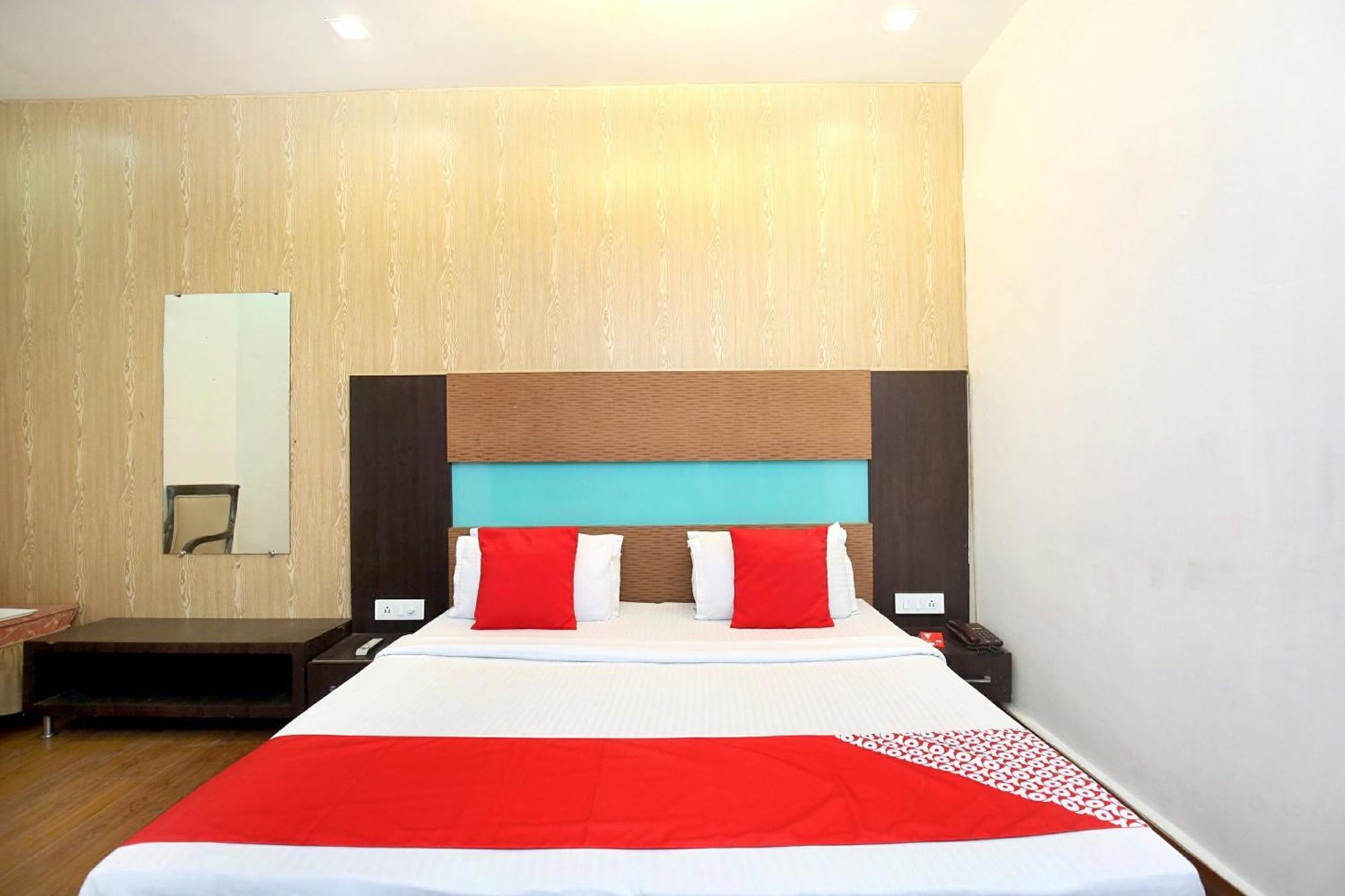 Hotel O Queensland Amritsar Bagian luar foto