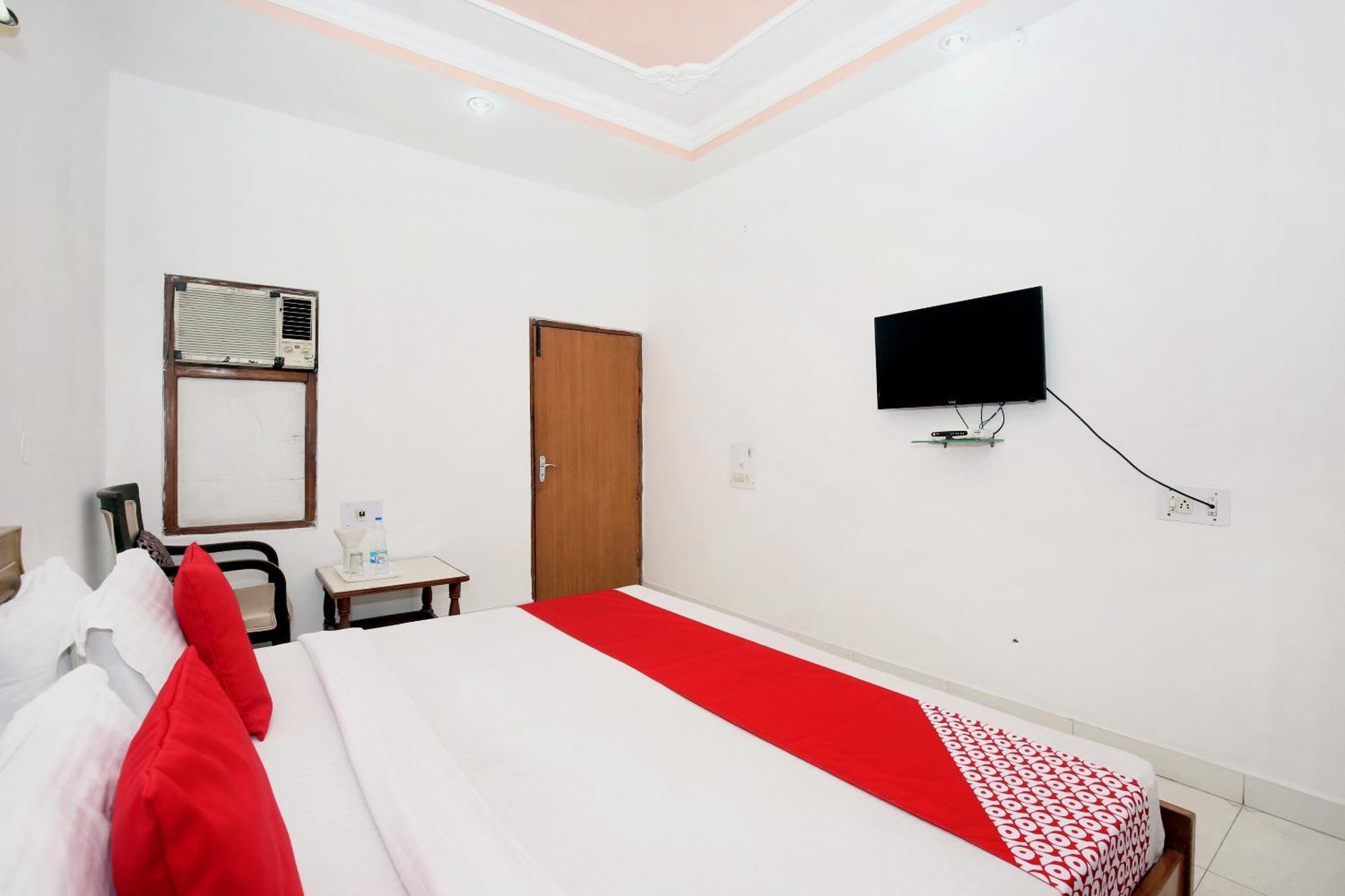 Hotel O Queensland Amritsar Bagian luar foto