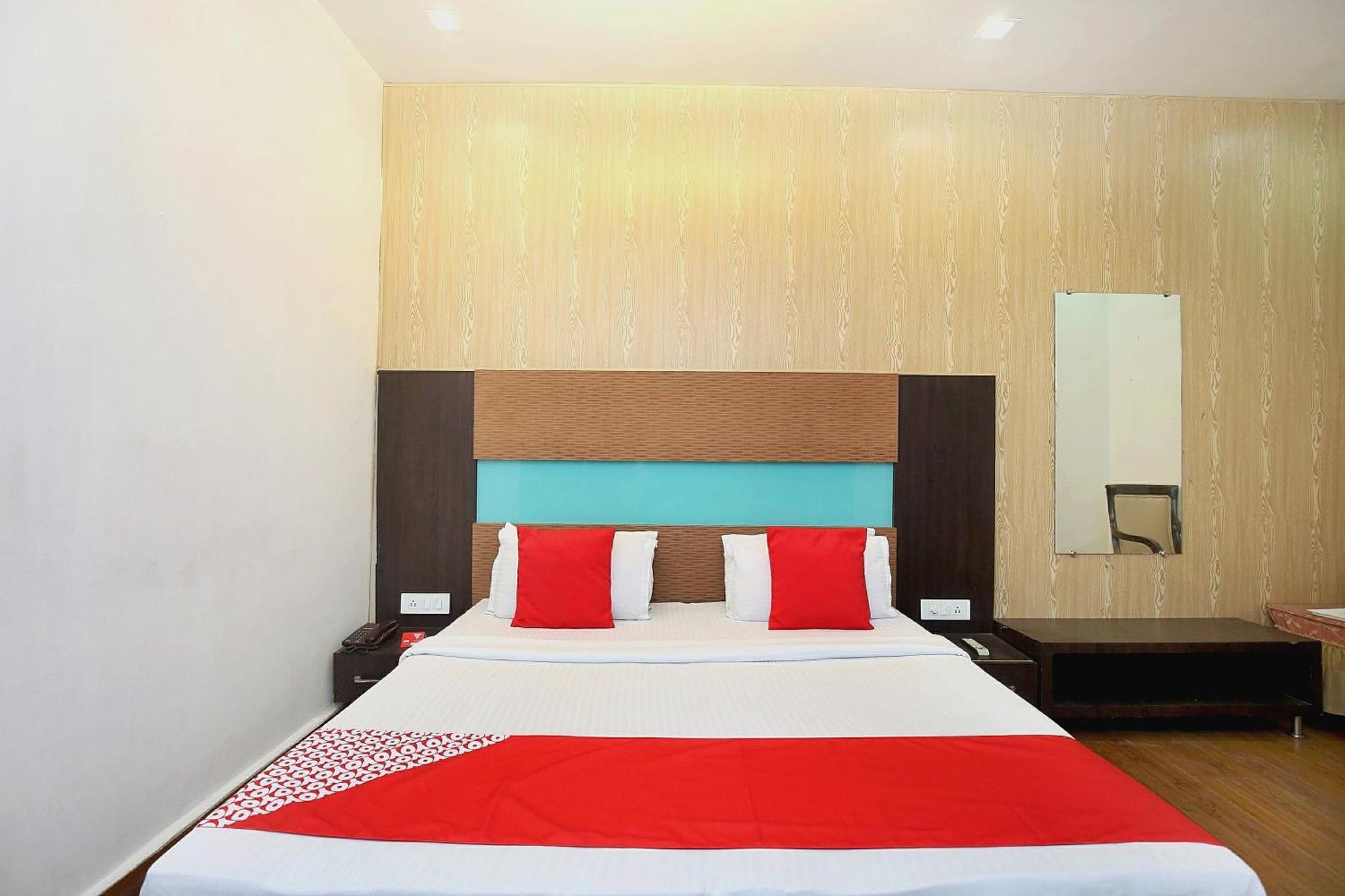 Hotel O Queensland Amritsar Bagian luar foto