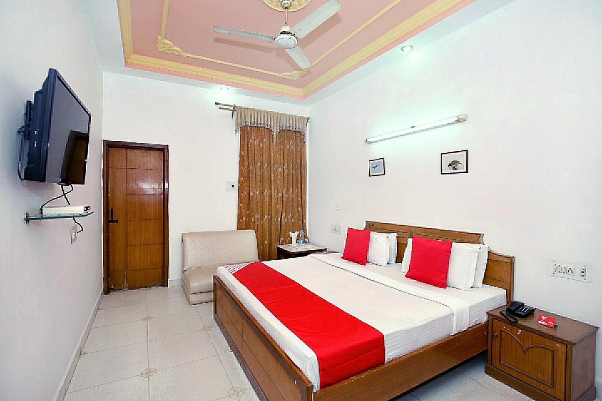 Hotel O Queensland Amritsar Bagian luar foto