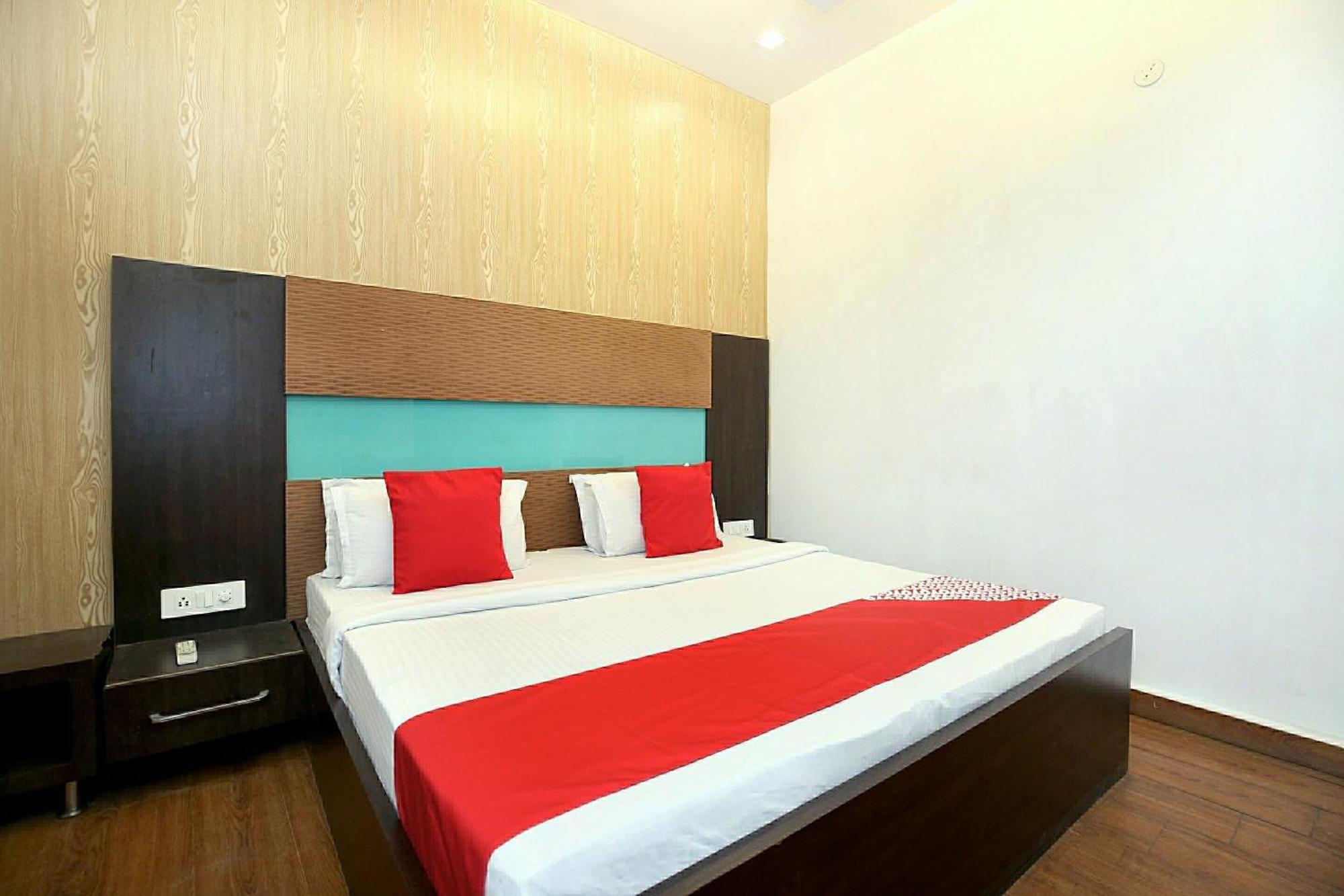 Hotel O Queensland Amritsar Bagian luar foto