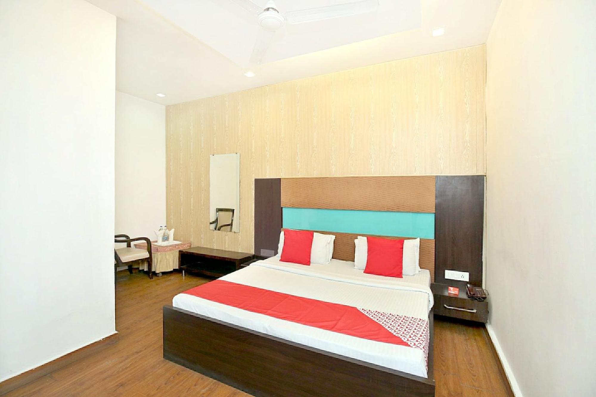 Hotel O Queensland Amritsar Bagian luar foto