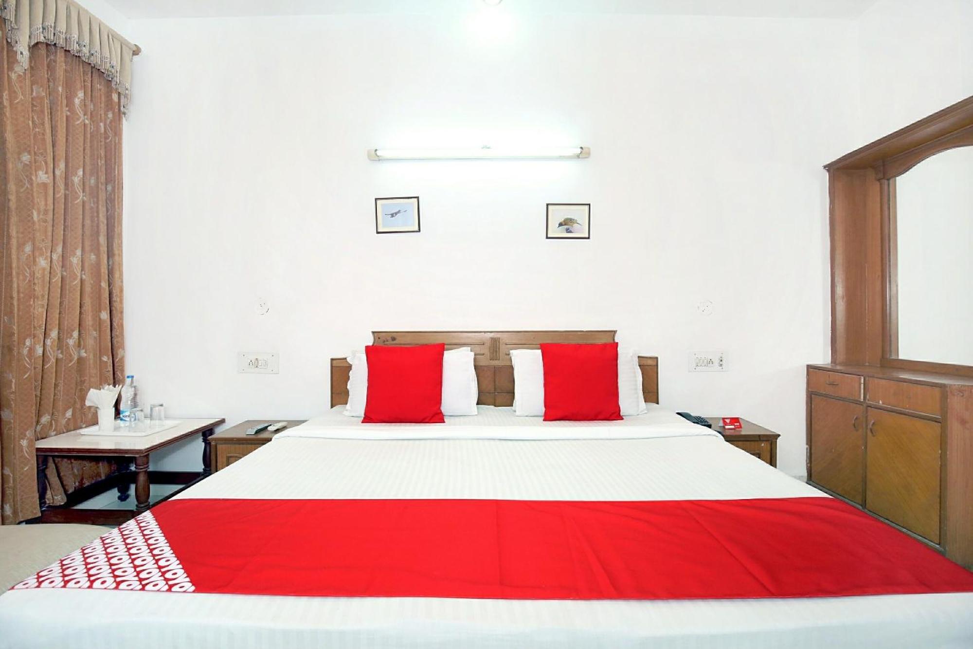 Hotel O Queensland Amritsar Bagian luar foto